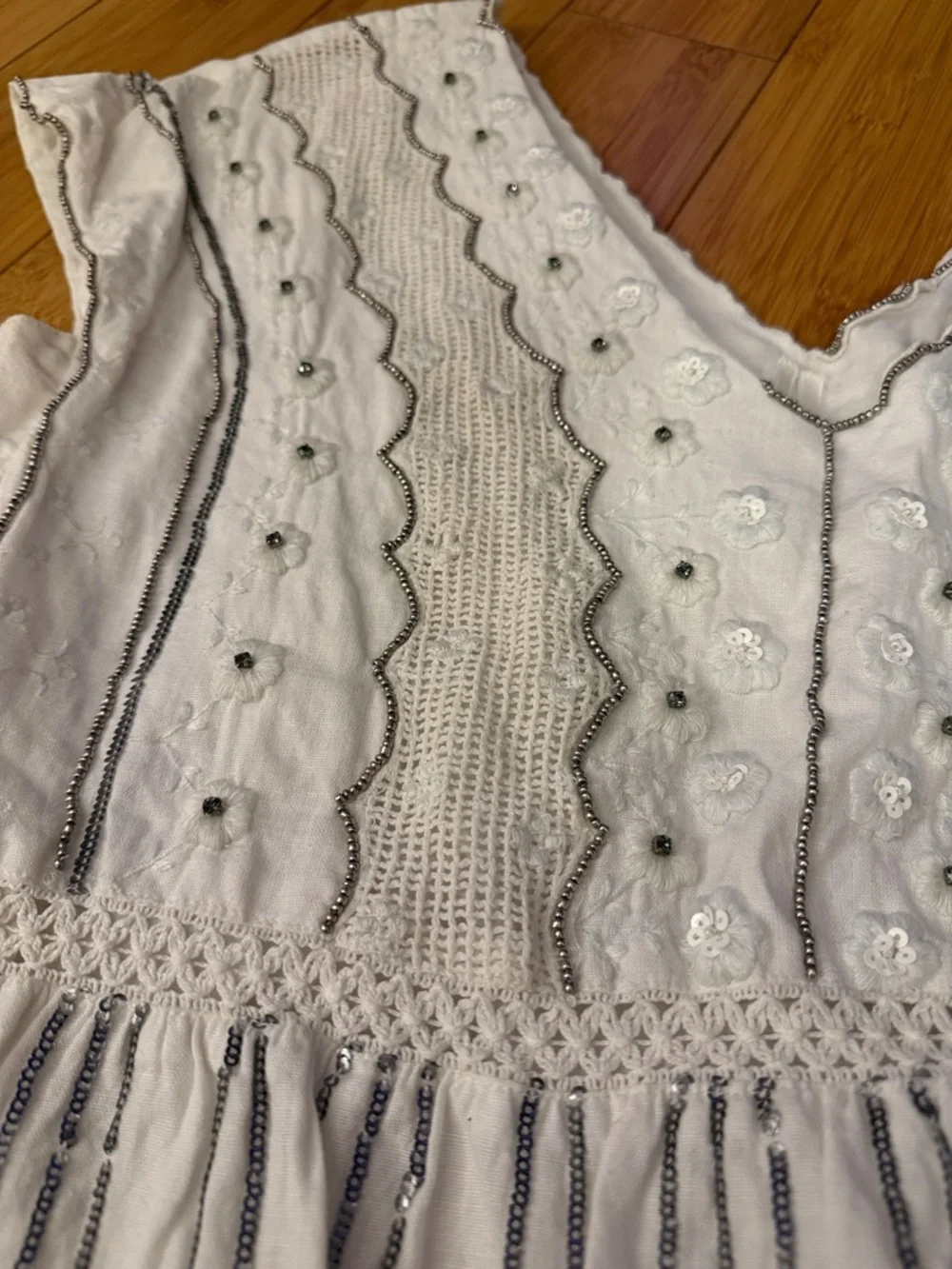 V-Neck Peplum Tank Top - Women - Picture 2 of 5